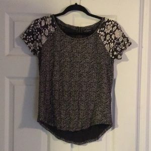 Cute Lucky Brand top!